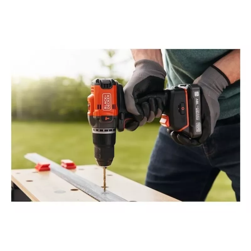 Black & Decker BLD683XN-XJ Juhtmega Löökpuur 680W 13mm Võtmega Padrun 0-3000 Pööret/min Must/Oranž