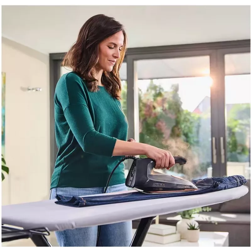 Braun FI7276BK Aurutriikraud - 2700W, EloxalPlus 3D BackGlide tald, 230 g/min aurutõuge, must