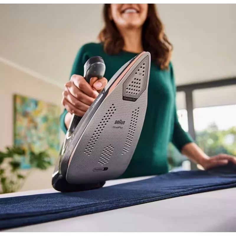 Braun FI7276BK Aurutriikraud - 2700W, EloxalPlus 3D BackGlide tald, 230 g/min aurutõuge, must