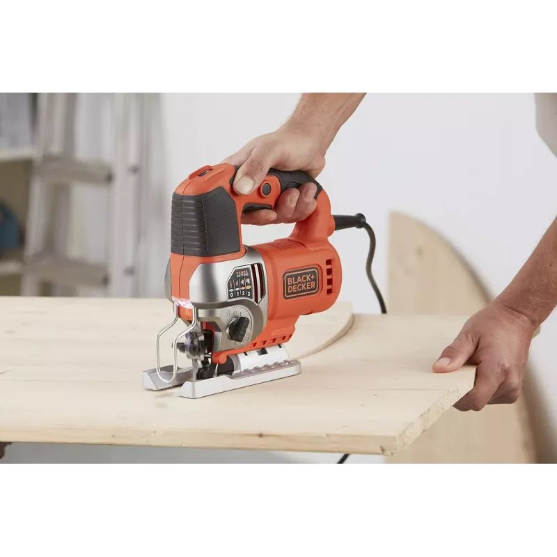 Black & Decker BES610K-QS 650W Pendelketassaag komplektkarbis