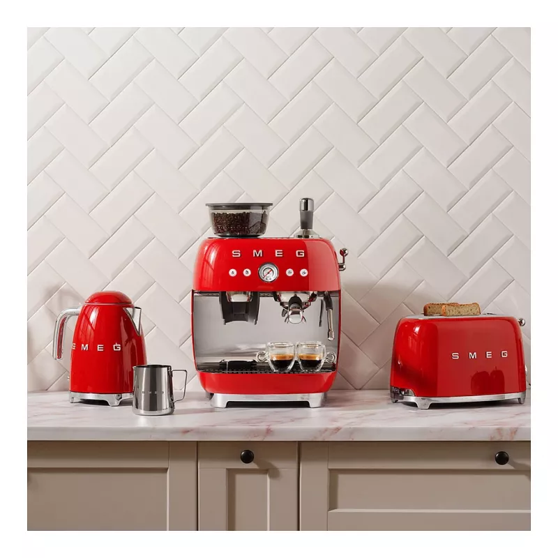 Smeg 50's Style Täisautomaatne Kohvimasin EGF03RDEU Punane