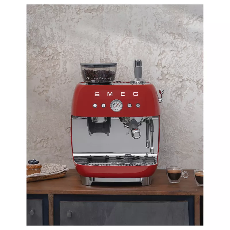 Smeg 50's Style Täisautomaatne Kohvimasin EGF03RDEU Punane