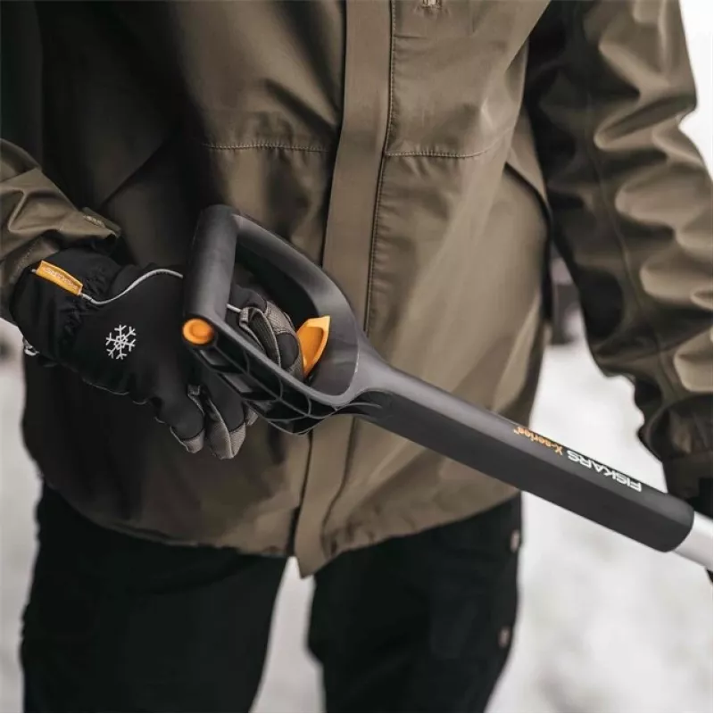 Fiskars 1057189 Snow Shovel Metal Black, Orange