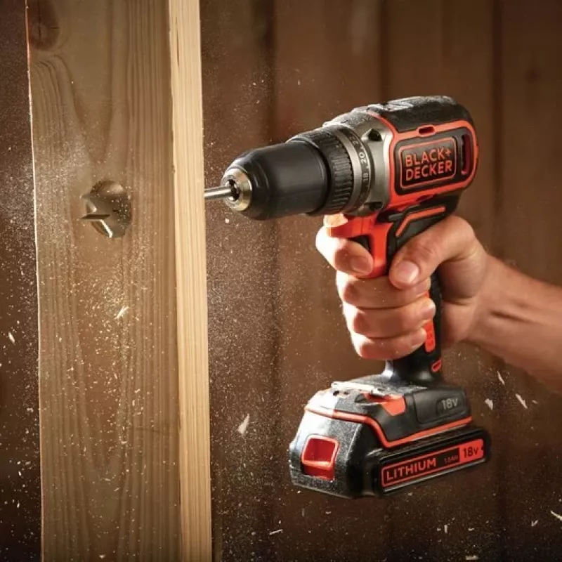 Black & Decker BL186KB-QW 18V Juhtmeta Harjata Haamertrell 1650 RPM (2x1.5Ah Akud, Laadija, Kott)