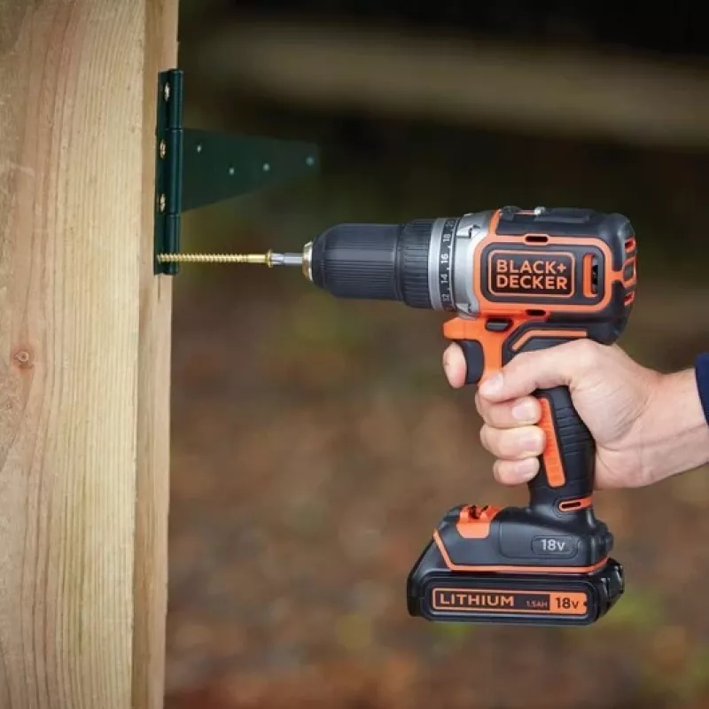 Black & Decker BL186KB-QW 18V Juhtmeta Harjata Haamertrell 1650 RPM (2x1.5Ah Akud, Laadija, Kott)