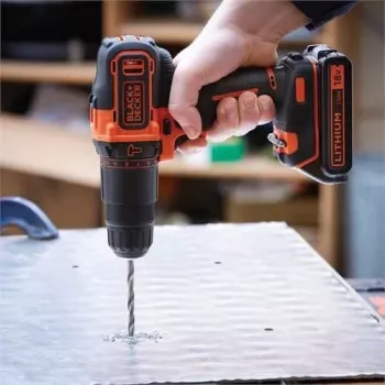 Black & Decker BDCHD18-QW 18V juhtmevaba vasarpuur 1400 p/min must/oranž