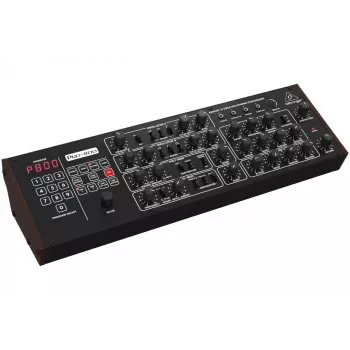 Behringer PRO-800 Analoogsüntesaator - 8-häälne lauamoodul 16 VCO, arpeggiaatori ja polüahelaga
