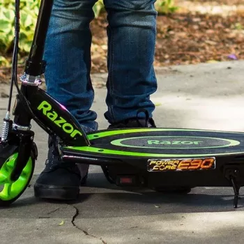 Razor Power Core E90 Electric Scooter - 16 km/h - Must/Roheline