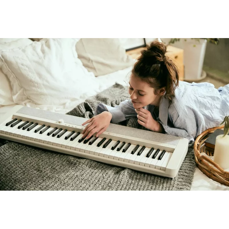 Casio CT-S1 Digitaalne Süntesaator 61 Klahviga Valge