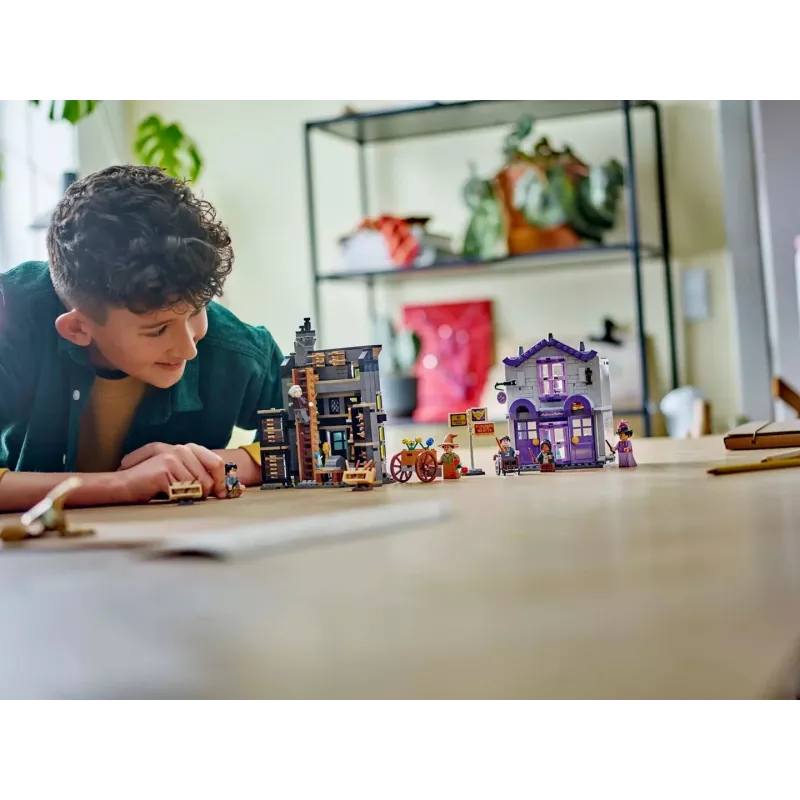 LEGO Harry Potter 76439 Ollivanders & Madam Malkini rüüd ehituskomplekt (744 tükki)