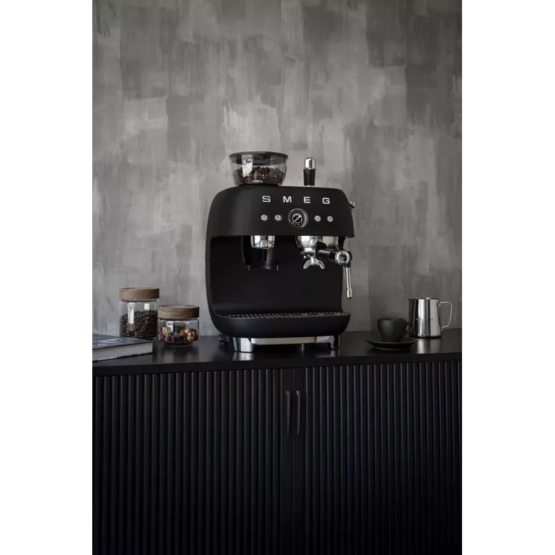 Smeg EGF03BLMEU Espressokohvimasin veskiga, 1650 W, must
