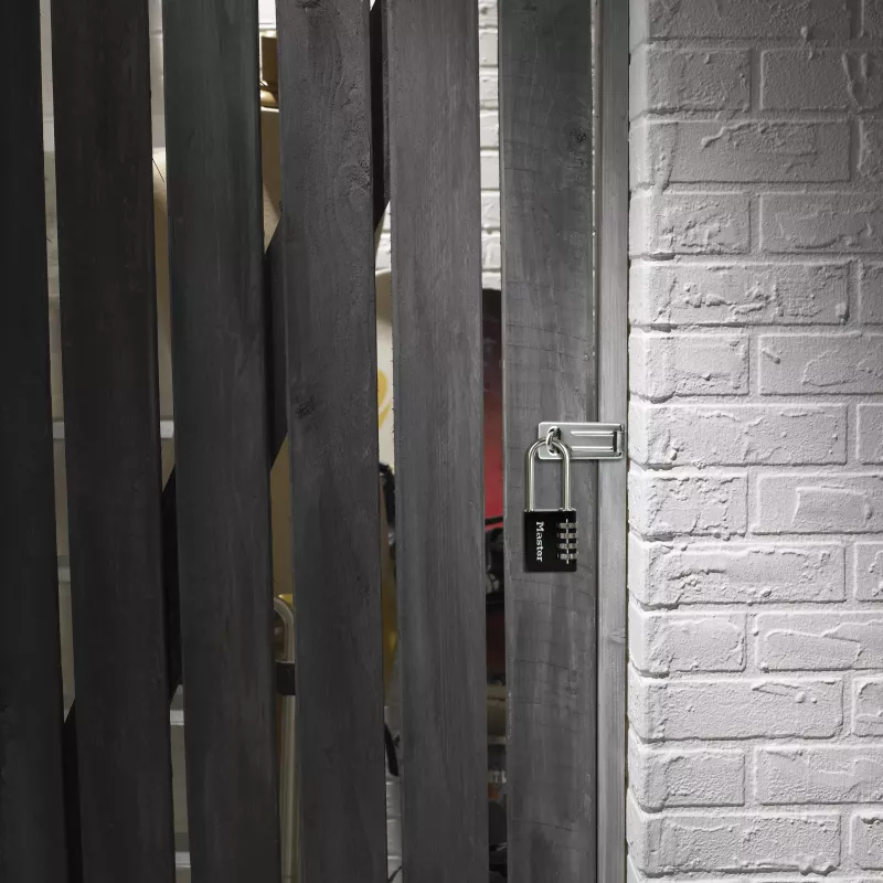 Master Lock 7640EURDBLK Kombinatsioonlukk 40 mm korpuse laius, karastatud terasest kaar, 4-kettaga ümberseadistatav, hõbe/hall