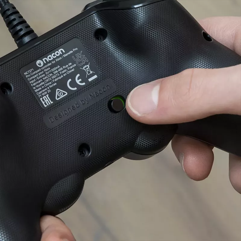 Nacon Compact Pro juhtmega kontroller Xbox Series X|S, Xbox One ja PC jaoks - Valge
