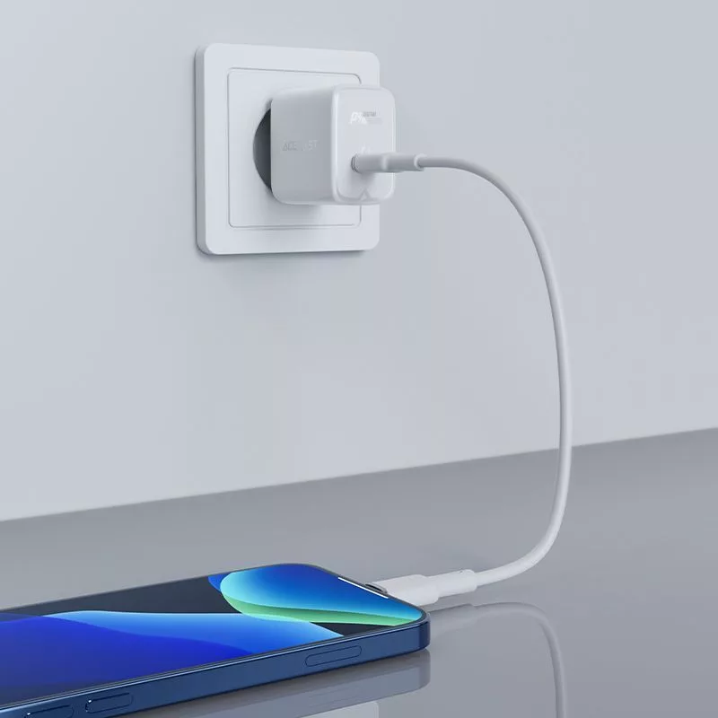 ACEFAST GaN USB-C laadija 30W PD QC 3.0 AFC FCP Valge (A21)