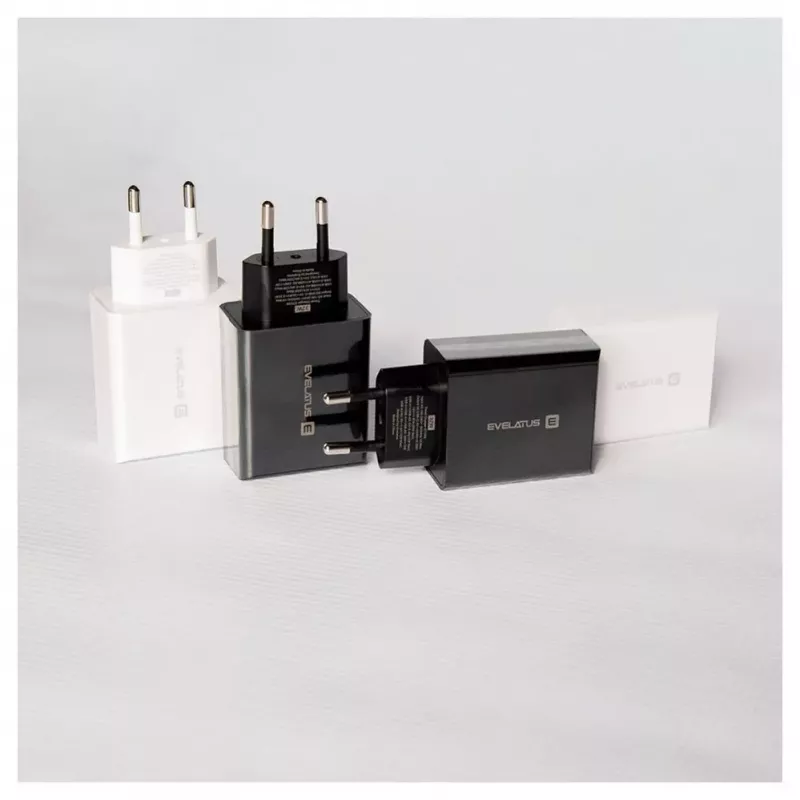 Evelatus ETC06 Reisilaadija EU Sein 3 Porti 32W USB-C / USB-A2 Valge