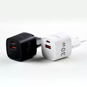 Evelatus USB-A ja USB-C 30W Max EU laadija Valge