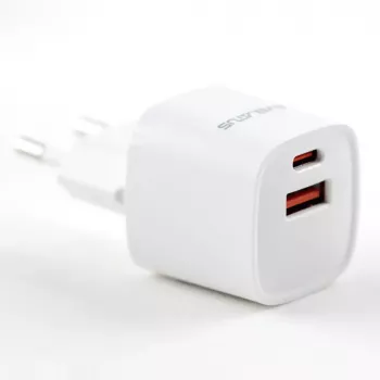 Evelatus USB-A ja USB-C 30W Max EU laadija Valge