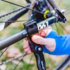 Forever Outdoor Bikes Jalgrattatugi - Alumiiniumisulamist küljetugi 24-29-tollistele jalgratastele, must