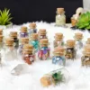LEAN TOYS Kristallide, mineraalide ja vääriskivide komplekt purkides raamatuga 30 tk