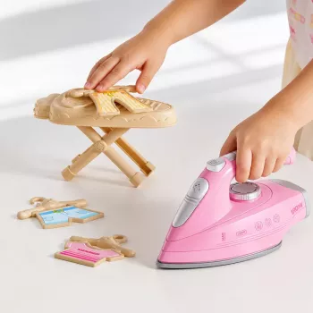 LEAN TOYS Triikimiskomplekt triikrauaga, vibratsiooni, valguse ja heliefektidega