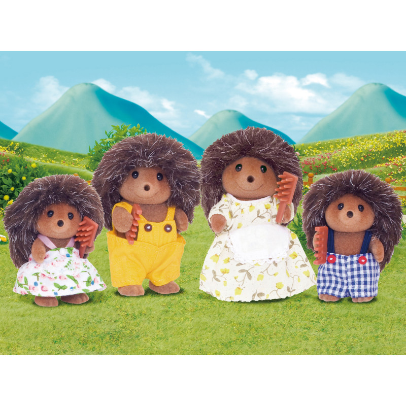 KAISER ELEKTRO Sylvanian Families Hedgehog Family of Stachel - kollektsioneeritav fliisitud loomafiguuride mängukomplekt, 4 figuuri kammiga, alates 3. eluaastast