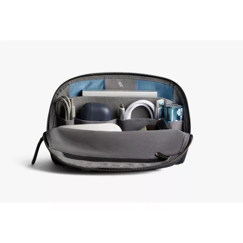 Bellroy Desk Caddy - Must lauakorraldaja mobiilsetele tarvikutele