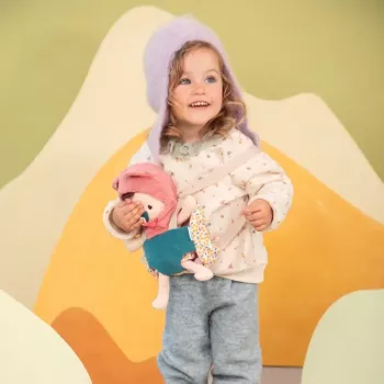 Lilliputiens Jeanne beebinukk kandekotis ja mütsiga 18m+
