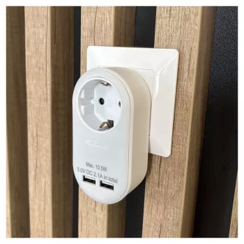 ENTAC seinakontaktpistikupesa 2x USB-A valge
