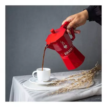 Bialetti Moka Exclusive 3-tassi punane pliidil espresso valmistaja (9055)