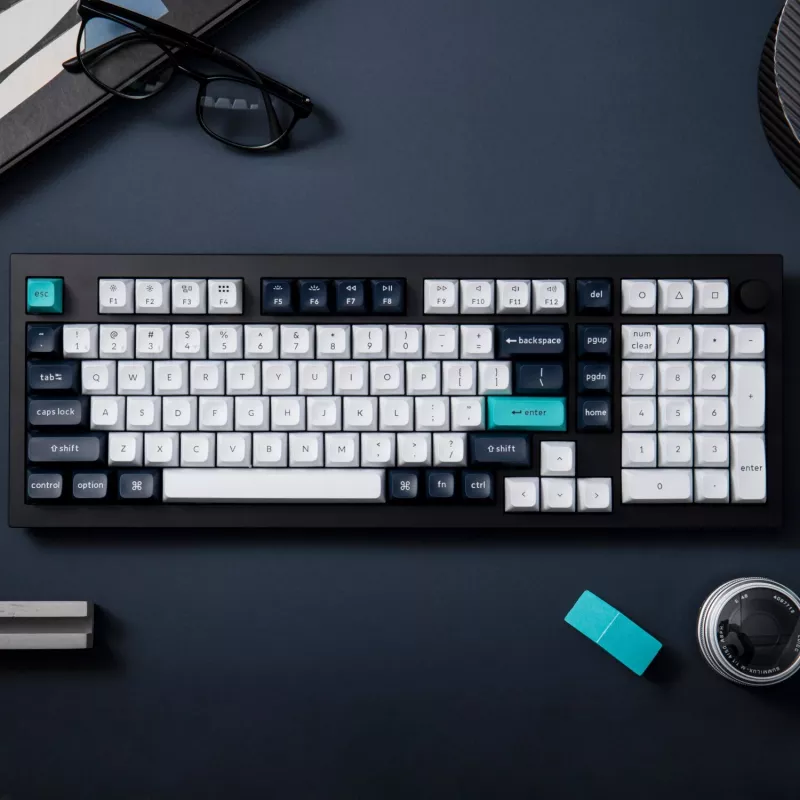 Keychron Q5M-M1 96% mehaaniline klaviatuur, Gateron G Pro Red lüliti, RGB Hot-Swap, Bluetooth 5.1 ja USB-C, alumiiniumkorpus