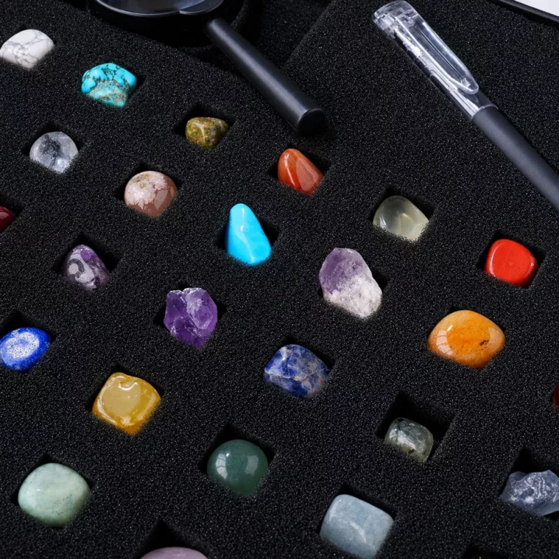 LEAN TOYS Mineraalikivide ja looduslike kristallide komplekt suurendusklaasi ja pastakaga, 43 tk