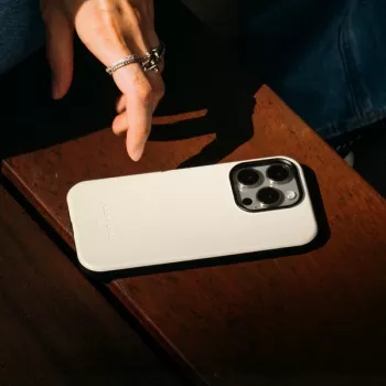 Native Union Active Case iPhone 16 jaoks - must, MagSafe-ühilduv, taaskasutatud materjalidest