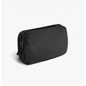 UNIQ Denver Tech Kit Pouch 2.5L Must - Veekindel tehnikaorganisaator mitme lahtriga