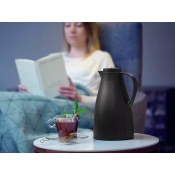 LEIFHEIT Thermos Harmonic must termokann 1L vaakumisolatsiooniga