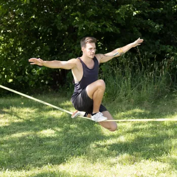SCHILDKRÖT Slackline komplekt 15 m kollane, 50 mm laiune koos põrkmehhanismiga pingutussüsteemiga - tasakaalutreeningu komplekt 970701