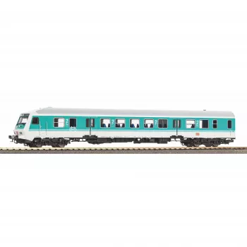 Piko H0 28024 Halberstädter keskuksega juhtvagun mündirohelises DB AG 2. klass