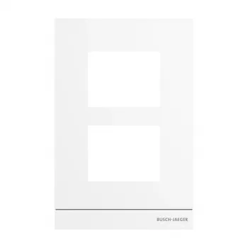 Busch-Jaeger keskplaat audioühenduskarbikule, 1/2 moodul, stuudio valge 2TMA220160W0007