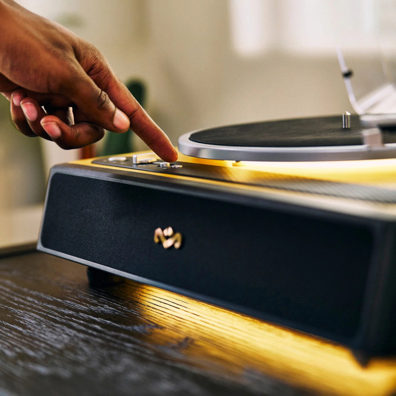 Marley Soul Rebel plaadimängija Bluetoothi sisend/väljundiga
