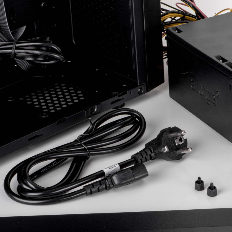 Akyga AK-PC-01A toitekaabel CEE 7/7 (Schuko) – IEC C13, CCA 3 x 0,5 mm², 1,5 m, must