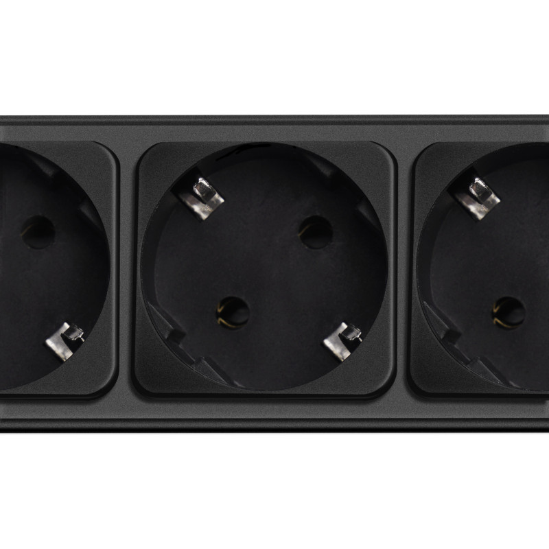 Akyga AK-SP-06B liigpingekaitsega pikendusjuhe, 5x Schuko pistikupesa CEE 7/3 (tüüp F), lüliti, 3 m, must