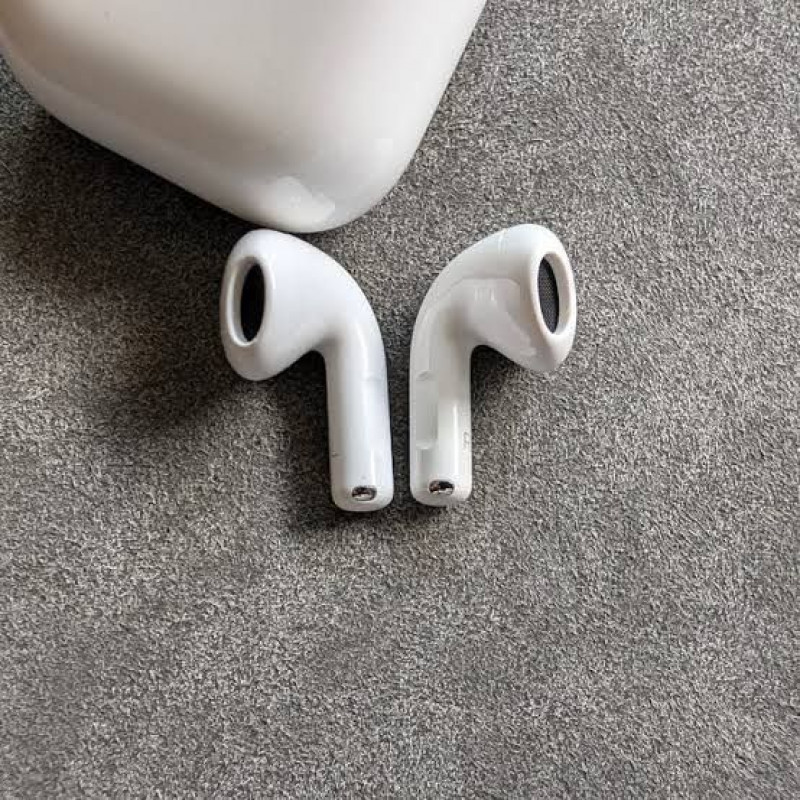 Apple AirPods 5 kõrvaklapid, valged, MKFW4LL/A