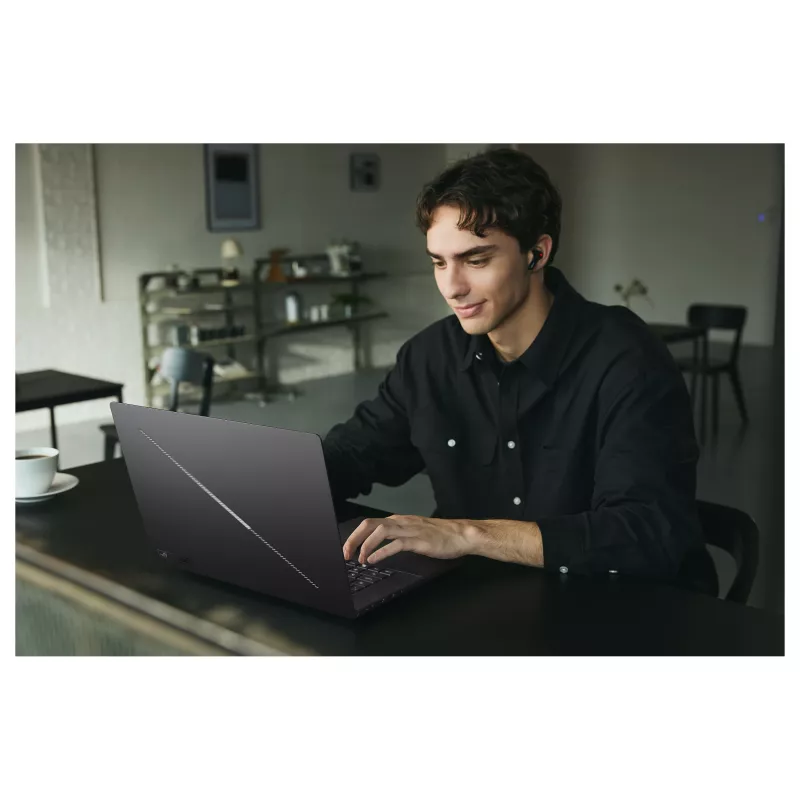 ASUS ROG Zephyrus G16 GU606AP-TB042W mängurläptop, 16 inch 2.5K OLED 240Hz, Intel Core Ultra 9 185H, NVIDIA GeForce RTX 5070 8GB, 32GB muutmälu, 1TB SSD, Windows 11 Home
