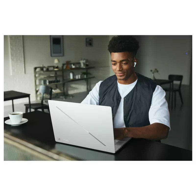 ASUS ROG Zephyrus G16 GU606AR-TB011W mängusülearvuti, 16-tolline, Intel Core Ultra 9 386H, 32GB muutmälu, 1TB SSD, NVIDIA GeForce RTX 5070 Ti, Windows 11 Home
