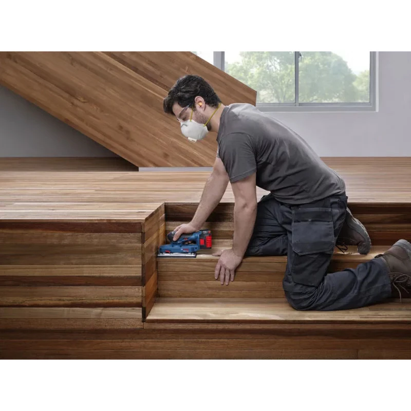 BOSCH POWERTOOLS Juhtmeta Orbitaallihvija GSS 18V-18 Professional Solo, 18V (Sinine/Must, ilma aku ja laadijata, L-BOXX-is)