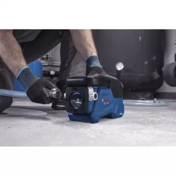 BOSCH POWERTOOLS Juhtmeta ülekandepump GTP 18V-28 Solo, 18V (Sinine/Must, ilma akuta, puhta vee jaoks)