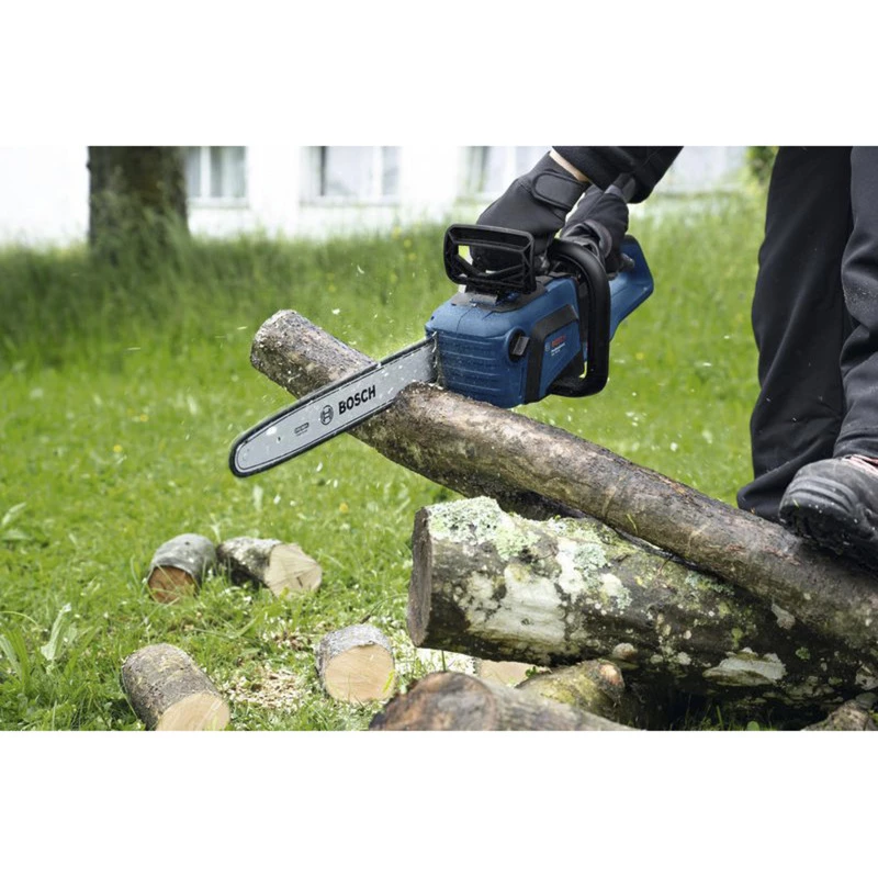 BOSCH Professional GKE 18V-40 Akukettsaag, 18V, 5.5Ah Li-Ion aku, sinine