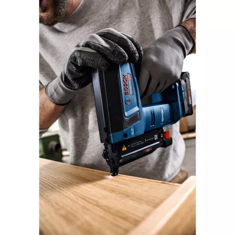 Bosch Professional GNH 18V-35 juhtmevaba naelapüstol 18V (ainult korpus, sinine/must)
