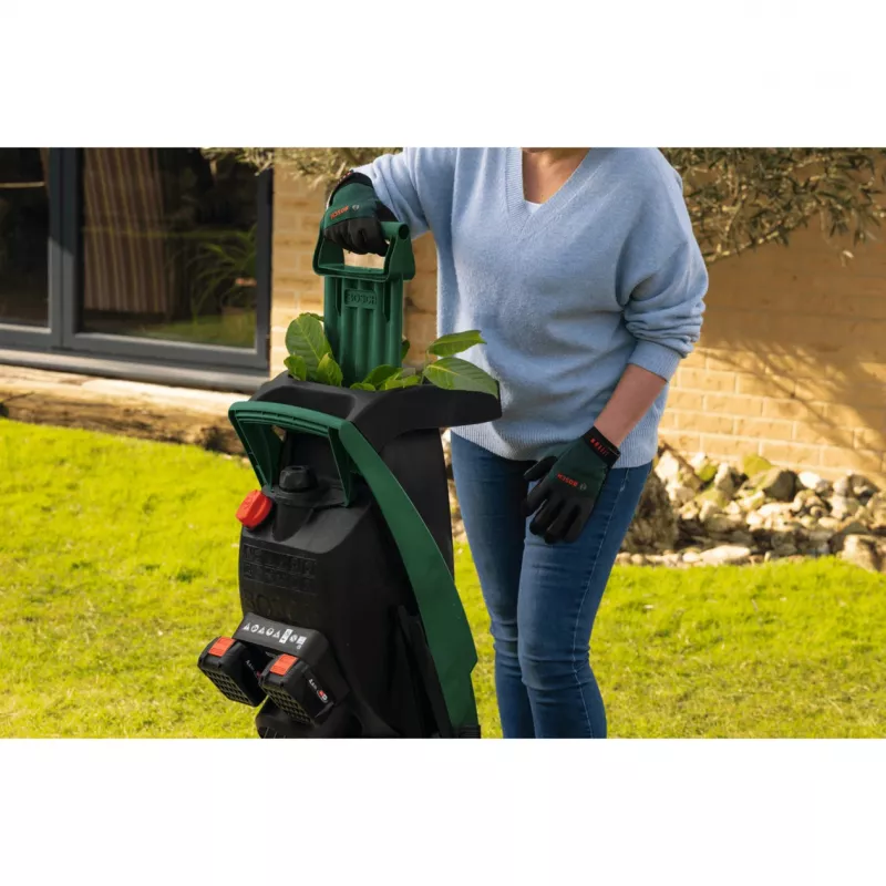 Bosch UniversalShredder Solo juhtmeta aiahakkur, 36V (2x18V), 40 mm oksa läbimõõt, 50L kogumiskast, roheline/must, ilma akuta (06008E0001)