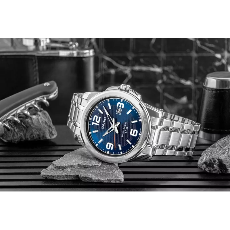 Casio MTP-1314D-2AVEF meeste analoogkvartskell, sinine sihverplaat, roostevabast terasest käevõru, 50m veekindlus