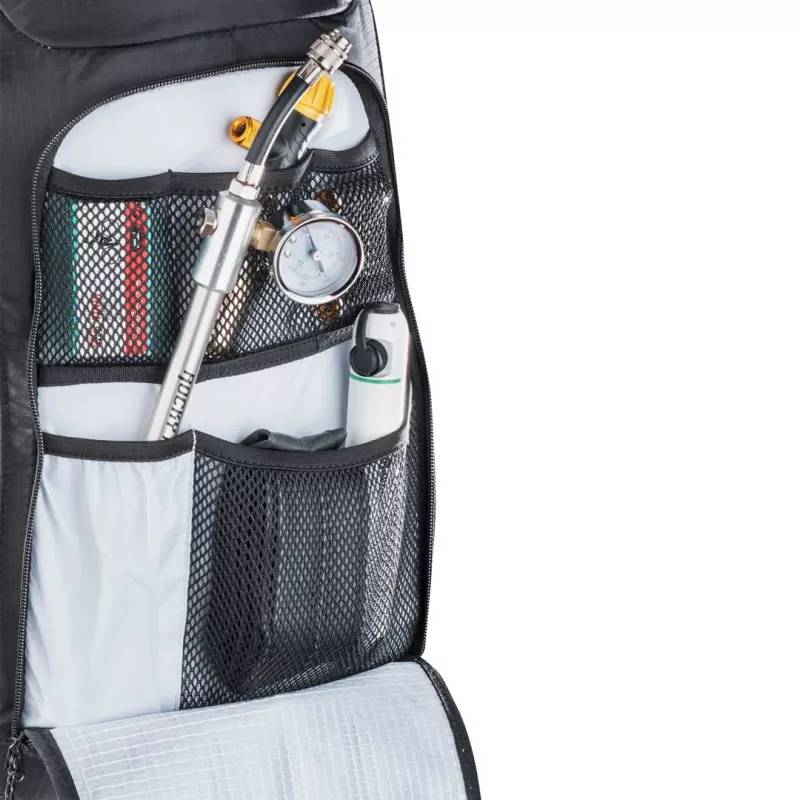 EVOC FR Enduro Blackline 16 seljakott - must, suurus S